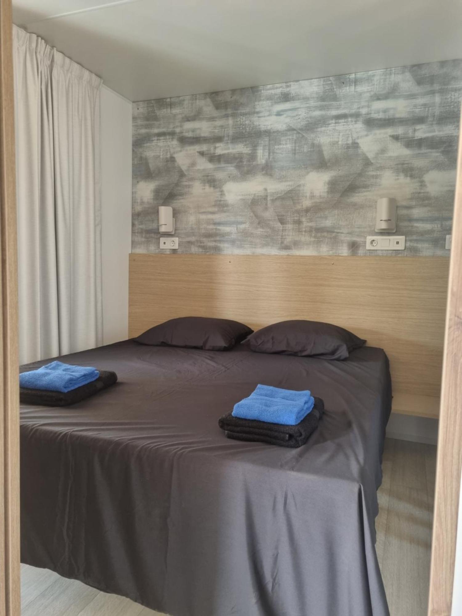 Charmant Et Spacieux Mobil Home Rocbaron Exterior photo